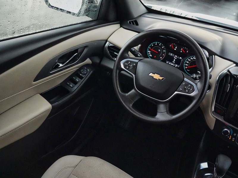 2022 Chevrolet Traverse LS |AWD | OFFLEASE | SERVICEDHERE | 1OWNER | 8PASS