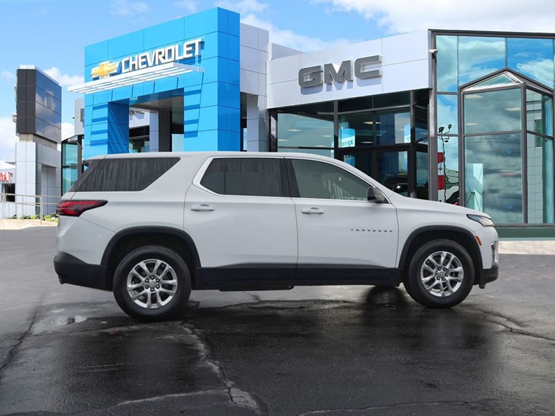 2022 Chevrolet Traverse LS |AWD | OFFLEASE | SERVICEDHERE | 1OWNER | 8PASS