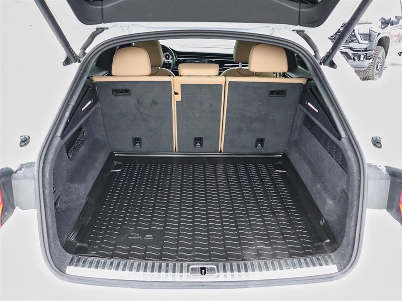 2023 Audi Q8 Progressiv | 1OWNER | OFFLEASE | NEWFRONTBRAKES |