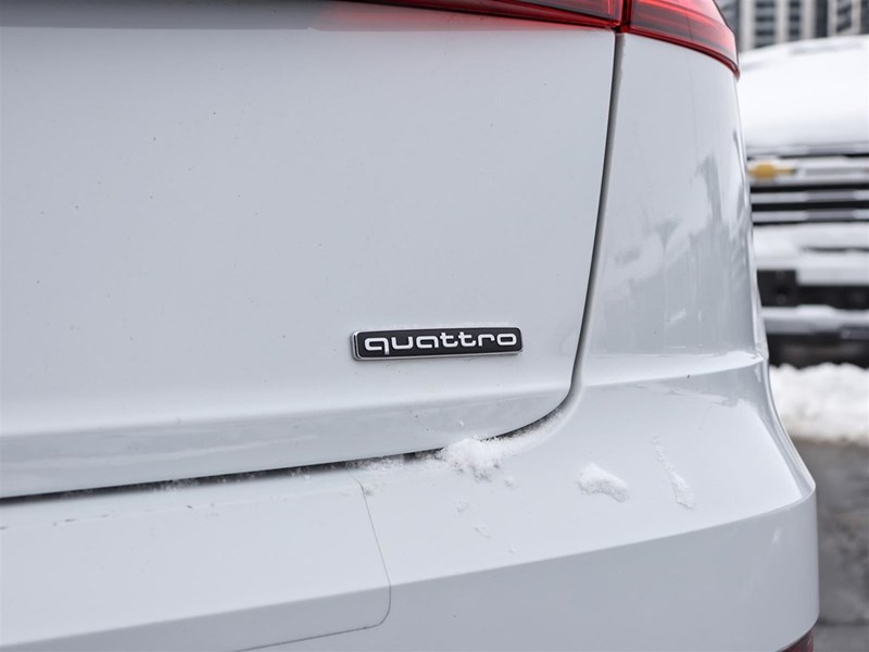2023 Audi Q8 Progressiv | 1OWNER | OFFLEASE | NEWFRONTBRAKES |