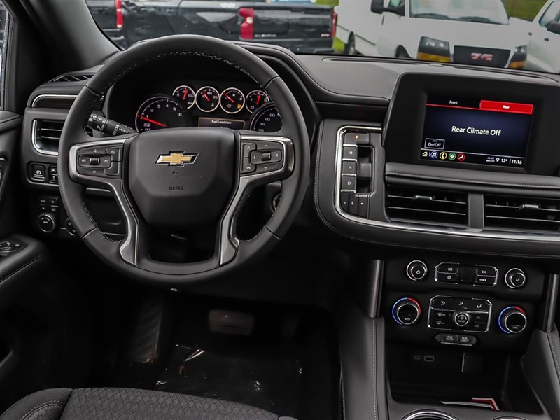 2024 Chevrolet Suburban 4WD 4dr LS