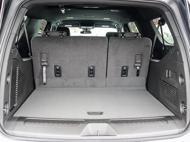 2024 Chevrolet Suburban 4WD 4dr LS
