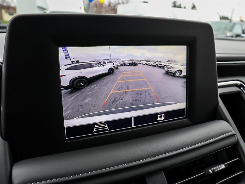2024 Chevrolet Suburban 4WD 4dr LS