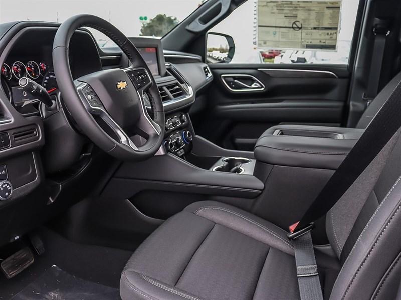 2024 Chevrolet Suburban 4WD 4dr LS