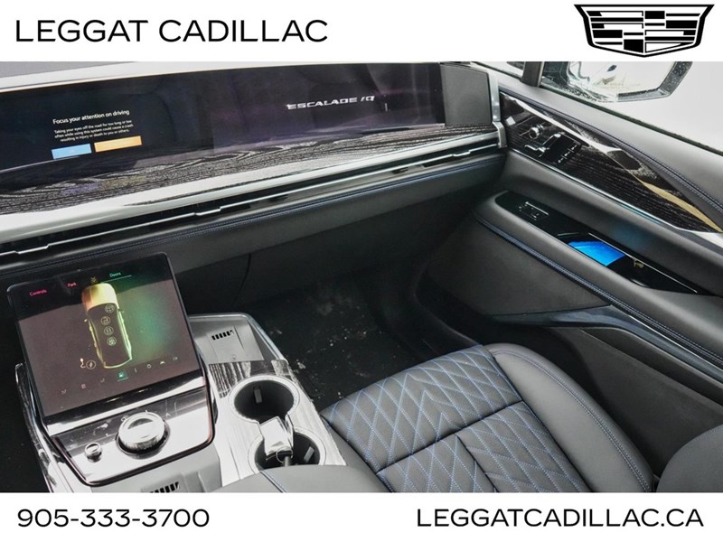 2025 Cadillac Escalade IQ AWD 4dr Luxury 1