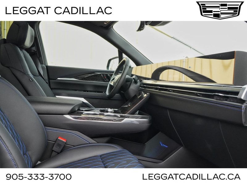 2025 Cadillac Escalade IQ AWD 4dr Luxury 1