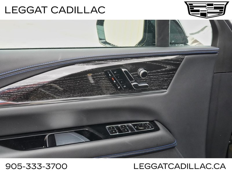 2025 Cadillac Escalade IQ AWD 4dr Luxury 1