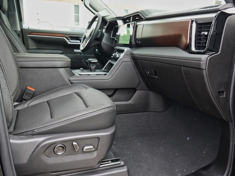 2025 GMC Sierra 1500 DEMO 4WD Crew Cab 147