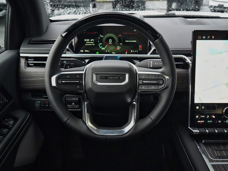 2025 GMC Sierra EV e4WD Crew Cab Max Range Denali