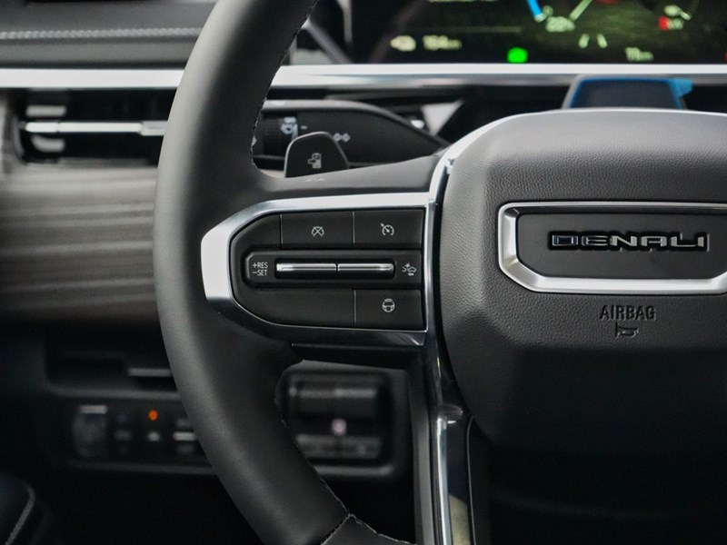 2025 GMC Sierra EV e4WD Crew Cab Max Range Denali
