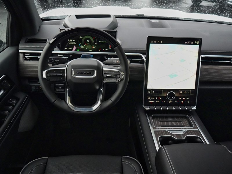 2025 GMC Sierra EV e4WD Crew Cab Max Range Denali