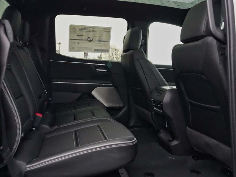 2025 GMC Sierra EV e4WD Crew Cab Max Range Denali