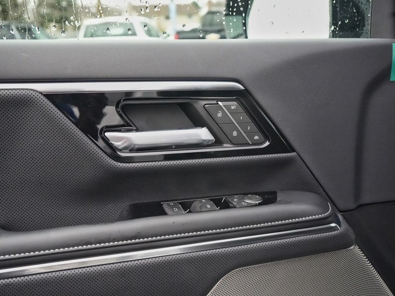 2025 GMC Sierra EV e4WD Crew Cab Max Range Denali