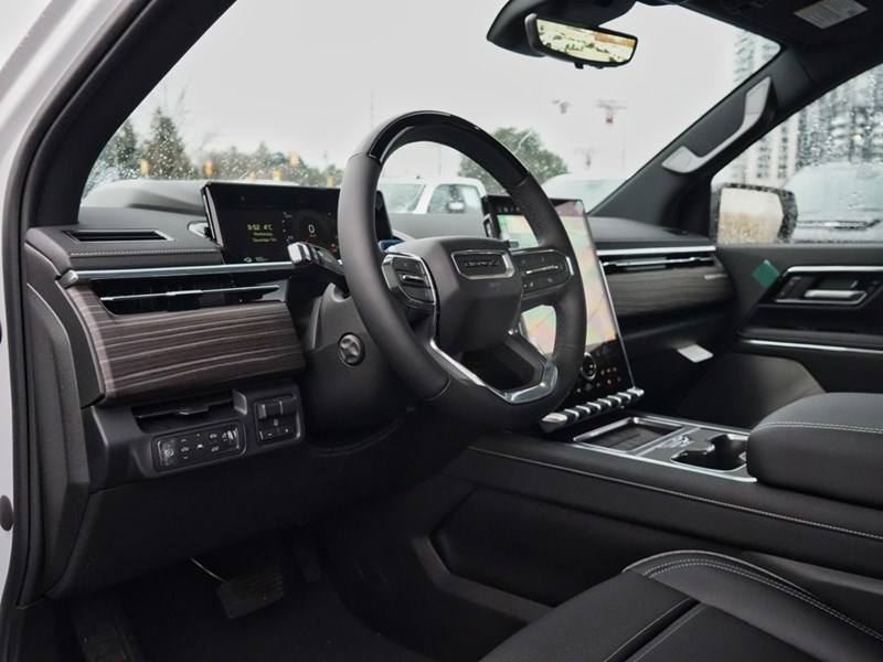 2025 GMC Sierra EV e4WD Crew Cab Max Range Denali