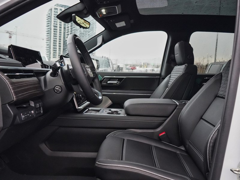 2025 GMC Sierra EV e4WD Crew Cab Max Range Denali