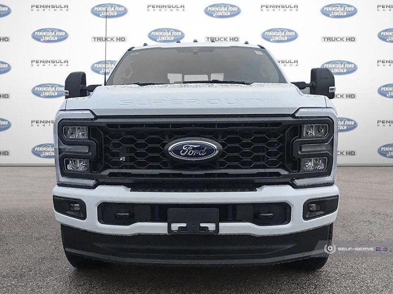 2024 FORD F-250 XLT 4WD CREW CAB 6.75' BOX