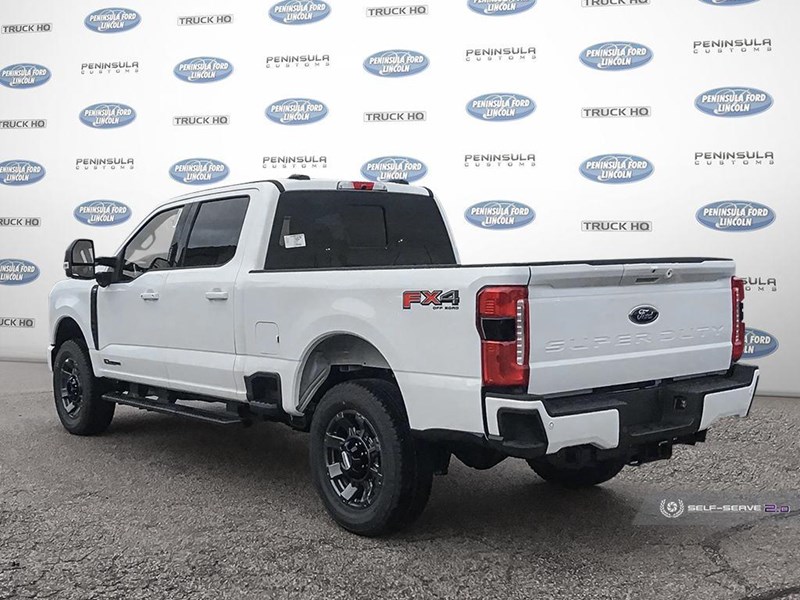 2024 FORD F-250 XLT 4WD CREW CAB 6.75' BOX