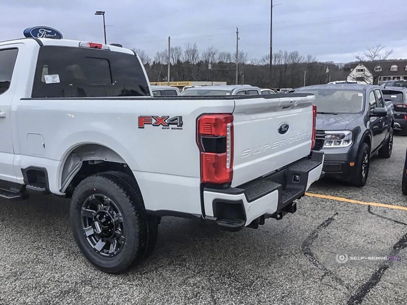 2024 FORD F-250 XLT 4WD CREW CAB 6.75' BOX
