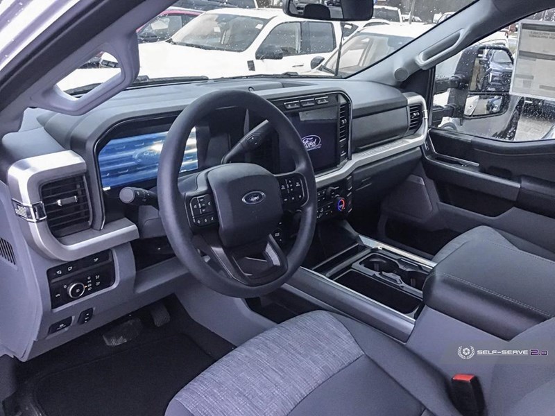 2024 FORD F-250 XLT 4WD CREW CAB 6.75' BOX