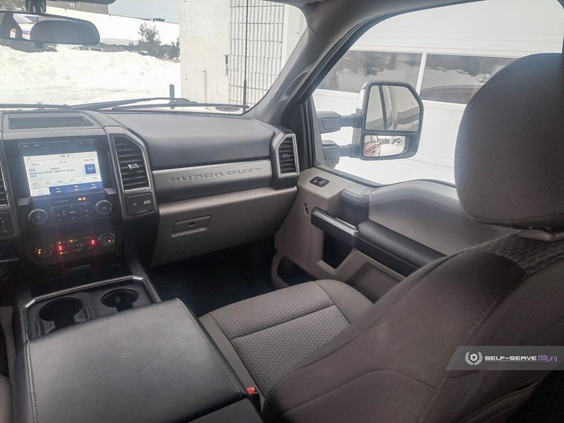 2022 FORD F-250 XLT 4WD CREW CAB 6.75' BOX