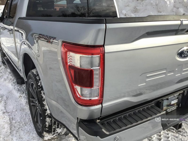 2022 FORD F-150 LARIAT 4WD SUPERCREW 5.5' BOX