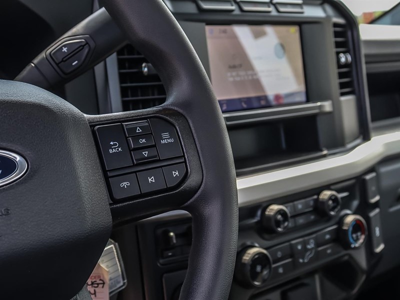 2024 FORD F-250 XL 2WD REG CAB 8' BOX