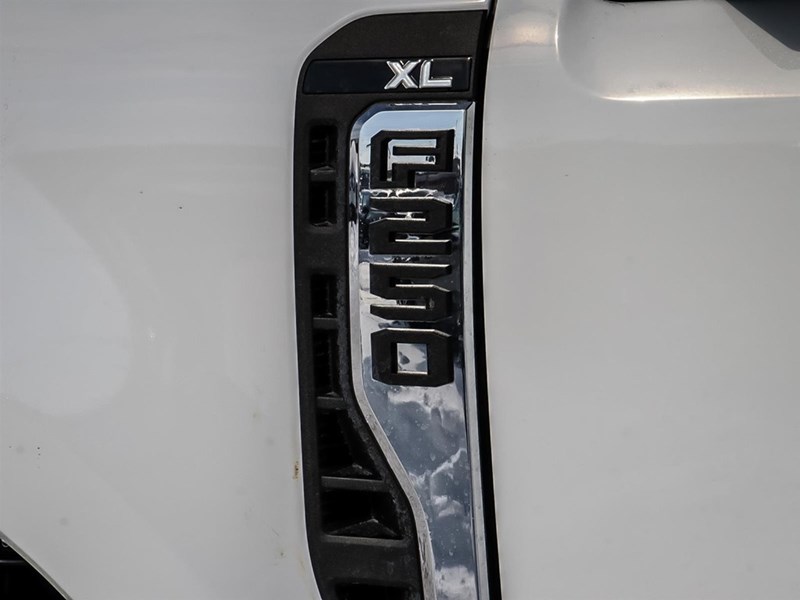 2025 FORD F-250 XL 4WD REG CAB 8' BOX