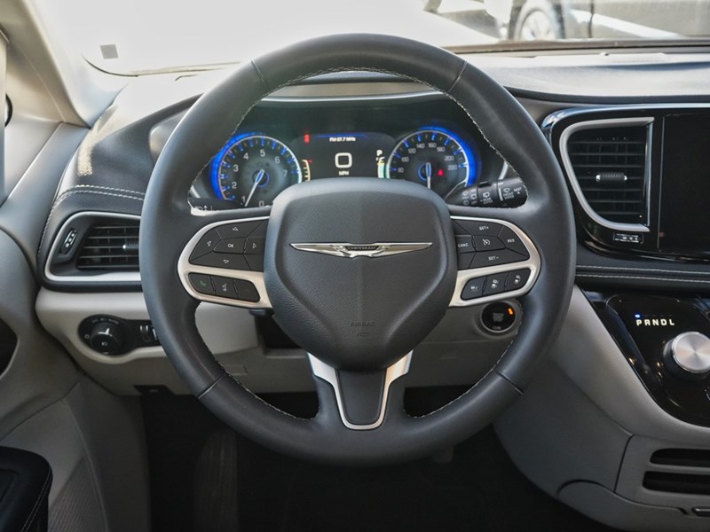 2022 Chrysler Pacifica Touring L FWD