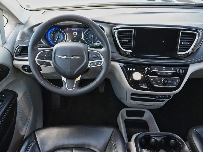 2022 Chrysler Pacifica Touring L FWD