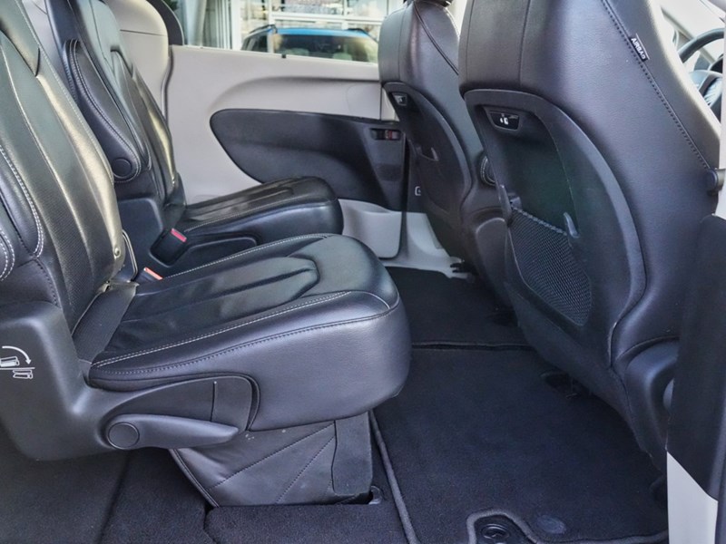 2022 Chrysler Pacifica Touring L FWD