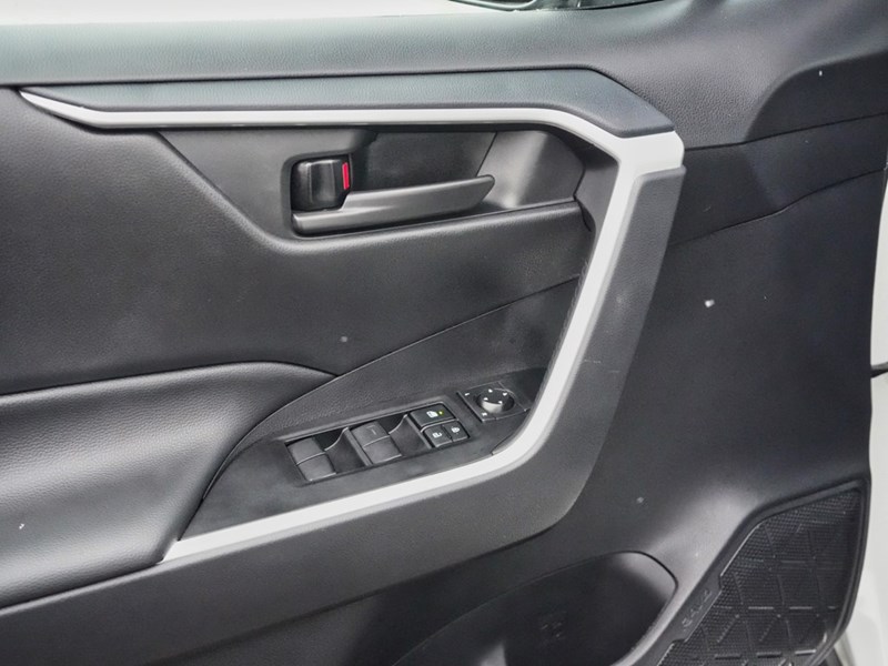 2024 Toyota RAV4 LE AWD | Saftey Sense | Heated Seats | Backup Cam