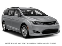 2017 Chrysler Pacifica 4dr Wgn Limited Exterior Shot 9